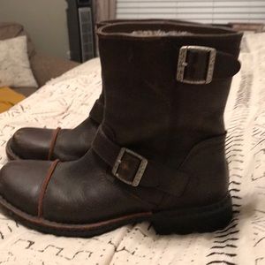Men’s Ugg Boots Size 9
